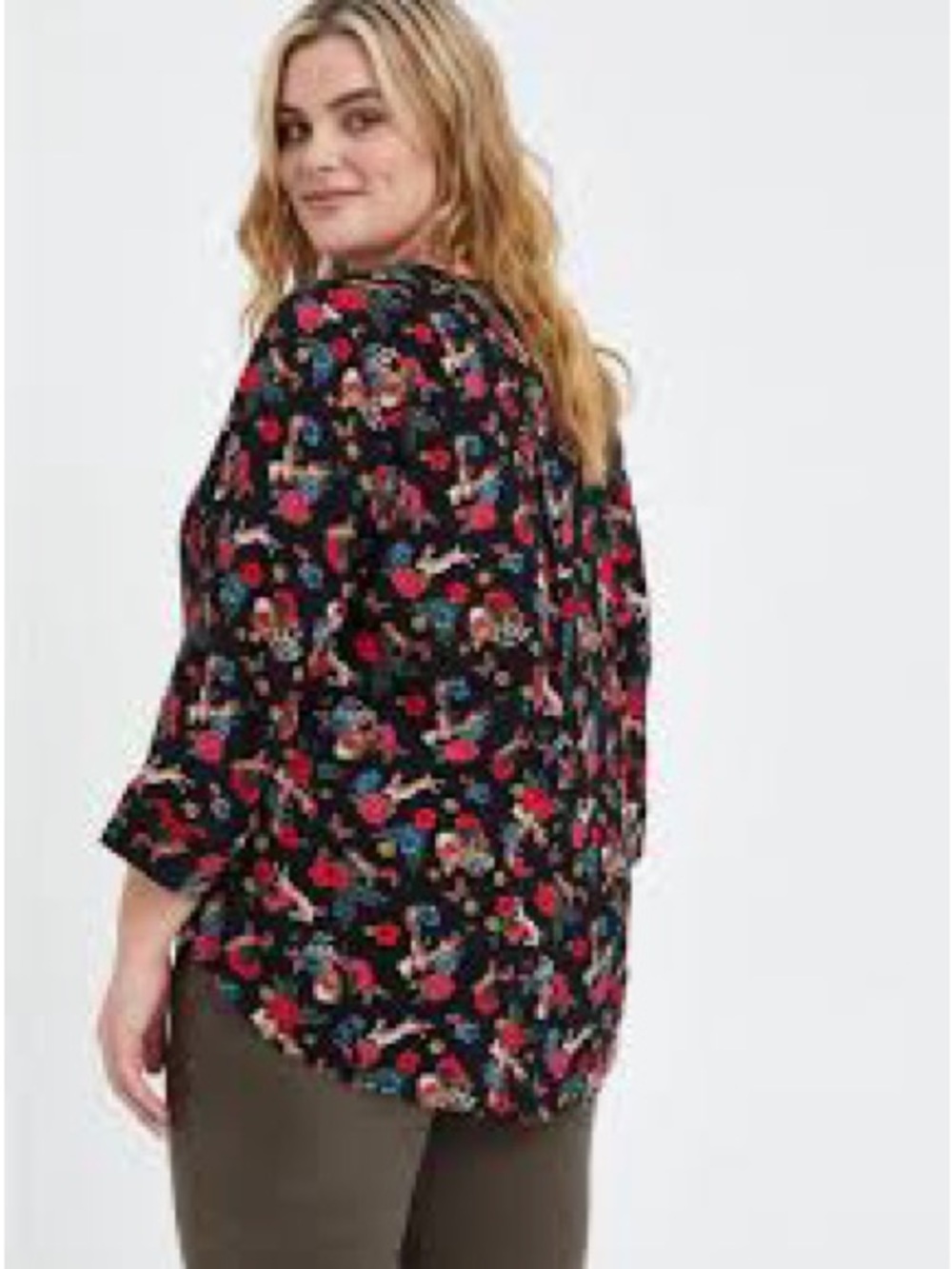 Philosophy animal rabbit fox women’s 3x Black Floral Split V-Neck Roll-Tab Top - Picture 3 of 9